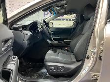 2021 Toyota Venza - Photo 13