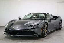 2023 Ferrari SF90 Spider Convertible EXTENSIVE CARBON FIBRE OPTI - Photo 2