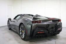 2023 Ferrari SF90 Spider Convertible EXTENSIVE CARBON FIBRE OPTI - Photo 4