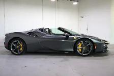 2023 Ferrari SF90 Spider Convertible EXTENSIVE CARBON FIBRE OPTI - Photo 7