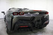 2023 Ferrari SF90 Spider Convertible EXTENSIVE CARBON FIBRE OPTI - Photo 17