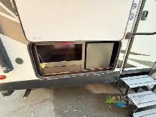 2016 Grand Design Imagine 2800BH - Photo 3