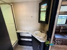 2016 Grand Design Imagine 2800BH - Photo 12