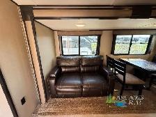 2016 Grand Design Imagine 2800BH - Photo 18