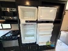 2016 Grand Design Imagine 2800BH - Photo 21