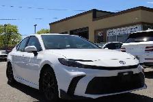 2026 Toyota Camry SE Hybrid - Photo 2