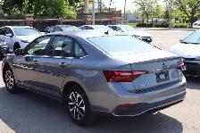 2024 Volkswagen Jetta TRENDLINE AUTO - Photo 4