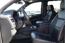 2024 GMC Yukon XL SLT - Photo 17