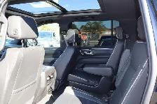 2024 GMC Yukon XL 4WD 4dr SLT - Photo 11
