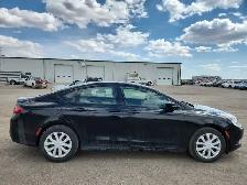 2015 Chrysler 200 - Photo 7