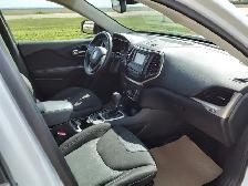 2017 Jeep Cherokee - Photo 23