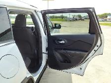 2017 Jeep Cherokee - Photo 26