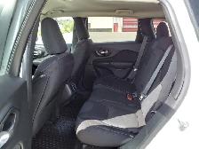 2017 Jeep Cherokee - Photo 29