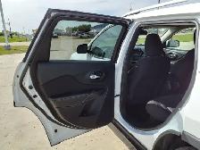 2017 Jeep Cherokee - Photo 30