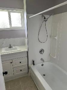 Three Bedroom, one Bathroom House for Lease Available Immediatly - Photo 10