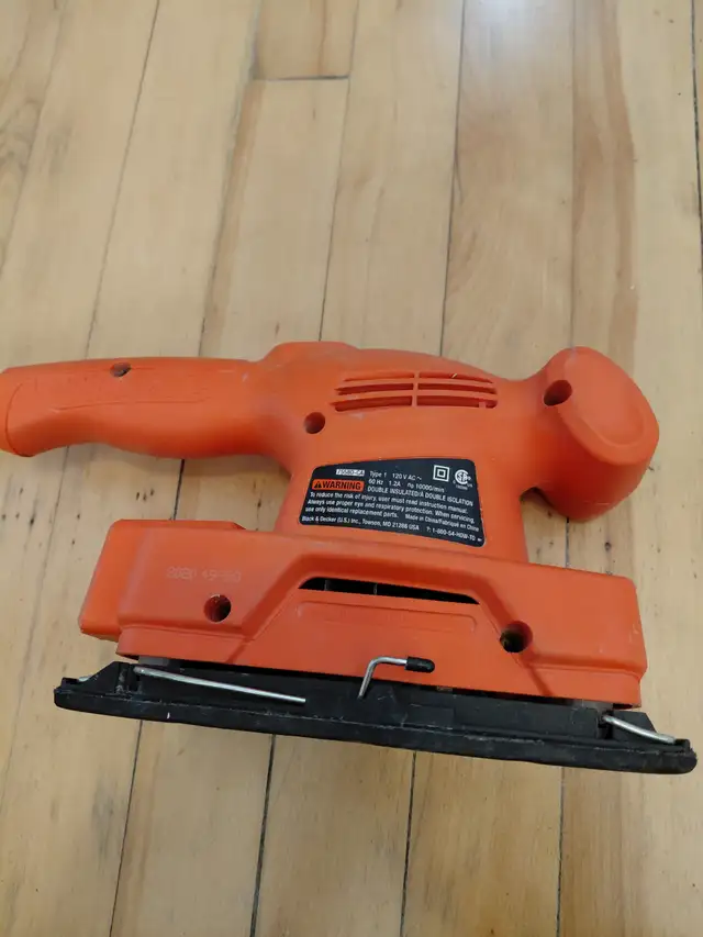 FINISHING SANDER BLACK AND DECKER