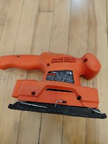 FINISHING SANDER BLACK AND DECKER