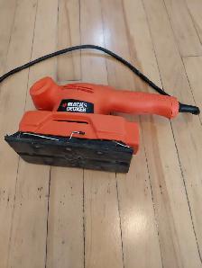 FINISHING SANDER BLACK AND DECKER - Photo 3