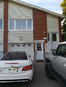 3 BR Bright Upper Unit Available - Photo 5