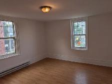 Grande 4 ½ logement à louer situé au centre de Sainte-Thérèse - Photo 3