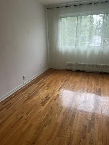 5 1/2 à louer à Saint-Léonard - Photo 2