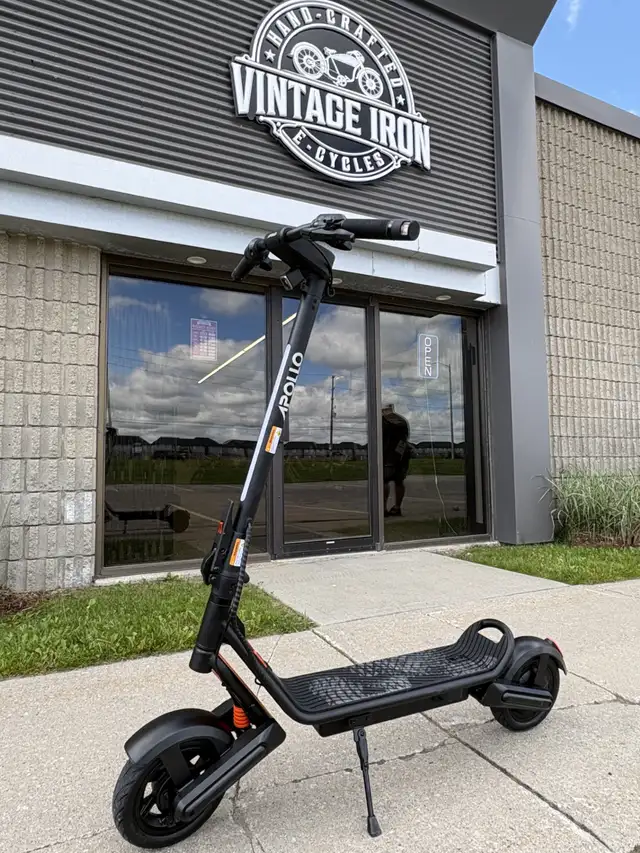 Apollo Explore 2.0 Electric Scooter