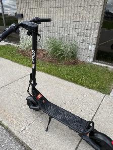 Apollo Explore 2.0 Electric Scooter - Photo 3