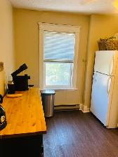 Upper unit, in an excellent location in Oakridge! - Photo 2