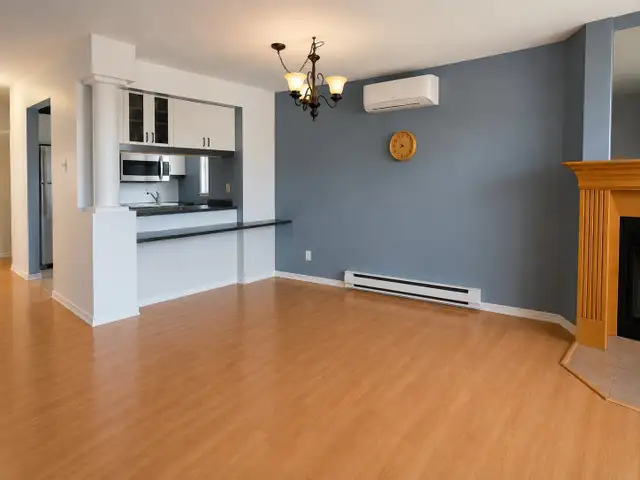 condo à louer à Sainte-Catherine