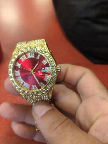 selling watch. - Photo 2