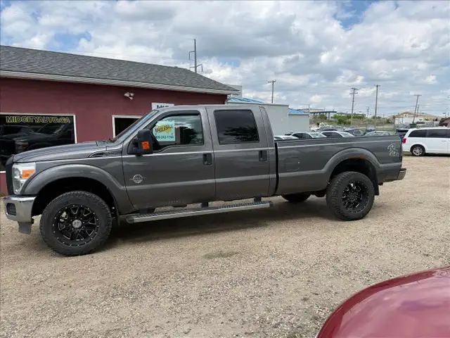 2011 Ford Super Duty F-350 SRW XLT CREW 4WD 8' BOX 6.7L DIESEL O