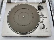 Dual CS 530 Belt Drive Turntable - Photo 2