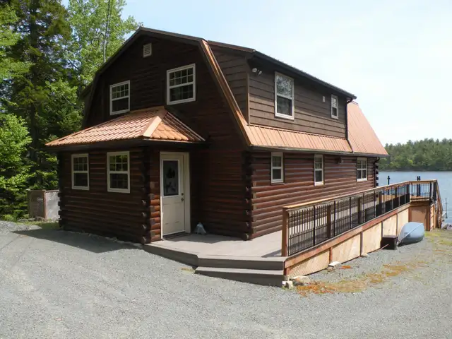 BEST LAKE FRONT VALUE ! GRAND LAKE IMMEDIATE POSSESSION
