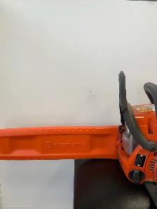 Husquvarna 120 Mark III Chainsaw - Photo 2