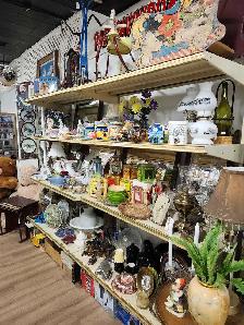 Antiques, Collectibles & More! - Photo 4