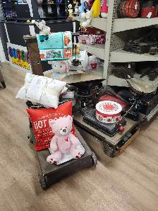 Antiques, Collectibles & More! - Photo 5