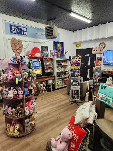 Antiques, Collectibles & More! - Photo 6