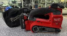 Milwaukee 18V Fuel Belt Sander TOOL ONLY - Photo 2