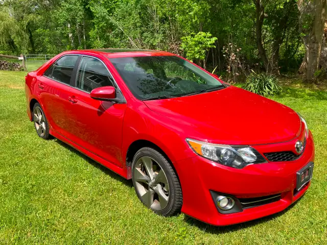 2014 Toyota Camry SE. 72, 908 km