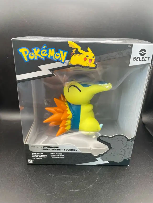 POKÉMON SELECT VINYL 4" FIGURE CYNDAQUIL