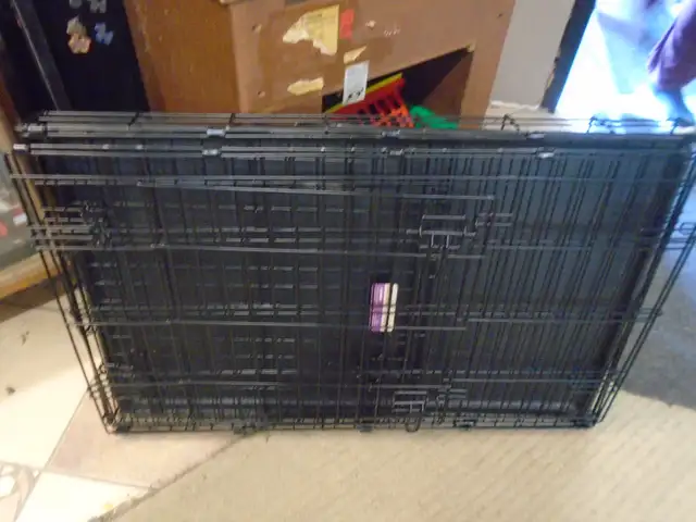 Medium dog crate