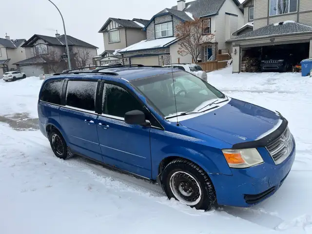 2008 dodge caravan $1800 this weekend