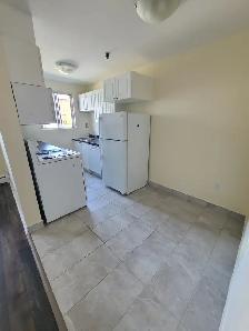 Waterfront 1BRs - 223 Windmill Sept 1st - Heat/Wat & Pkg Incl! - Photo 12