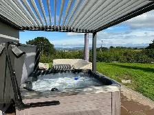 3 PUMP BENCH HOT TUB - Photo 3