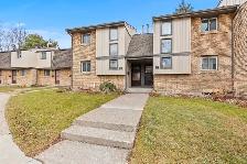 4 Bedroom Townhouse Condo For Sale - Photo 2