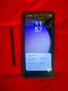 Samsung S23 Ultra Phone w Case~256 gigs - Photo 2