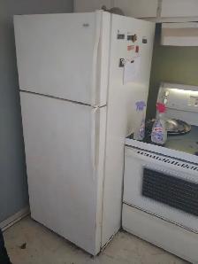 Réfrigérateur Inglis blanc – Fonctionnel – 100$