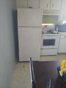 Réfrigérateur Inglis blanc – Fonctionnel – 100$ - Photo 3