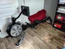 Rowing Machine - Photo 2