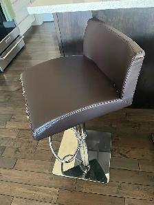 Four stools, adjustable height, free - Photo 3